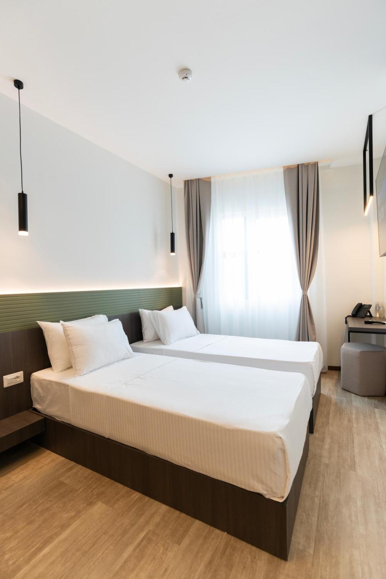 Star Hill Hotel Pristina Exterior foto